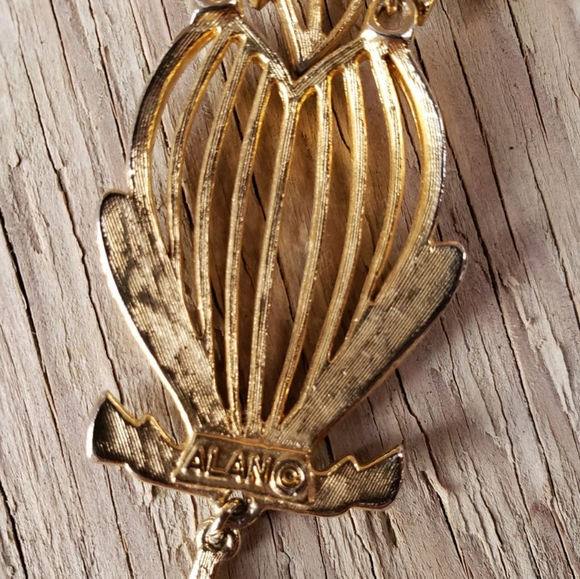 Oversized Vintage Signed 70s Gold-toned Articulated lion Pendant - Picture 5 of 6